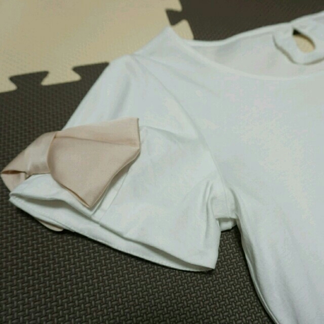 anatelier(アナトリエ)の袖リボン Tシャツ レディースのトップス(Tシャツ(半袖/袖なし))の商品写真