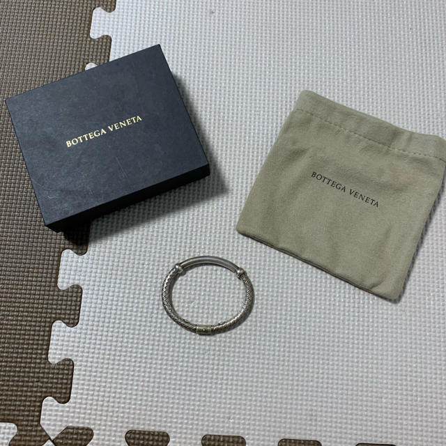 ボッテガ ヴェネタ イントレチャート シルバーバングル 美品