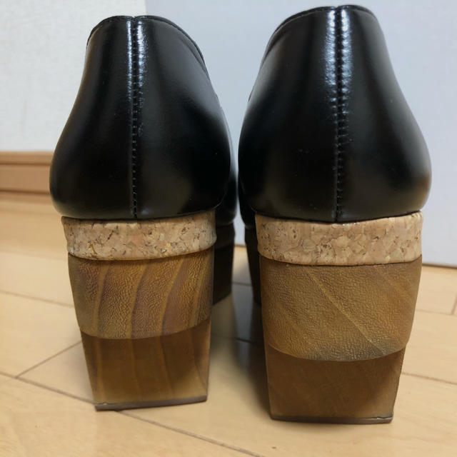 Ameri VINTAGE(アメリヴィンテージ)のameriVINTAGE WOOD PLATFORM PUMPS レディースの靴/シューズ(ハイヒール/パンプス)の商品写真