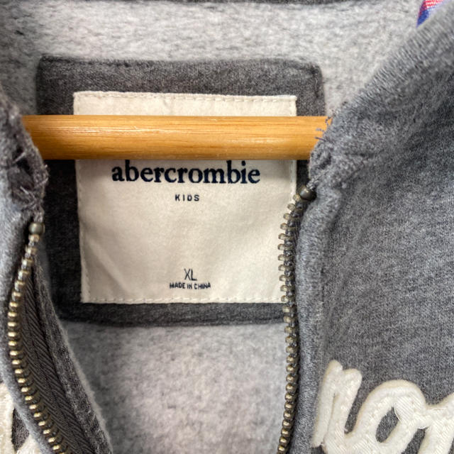 Abercrombie&Fitch(アバクロンビーアンドフィッチ)の❤️アバクロンビー&フィッチ❤️長袖ジップアップ  パーカー❤️グレー キッズ/ベビー/マタニティのキッズ服男の子用(90cm~)(ジャケット/上着)の商品写真