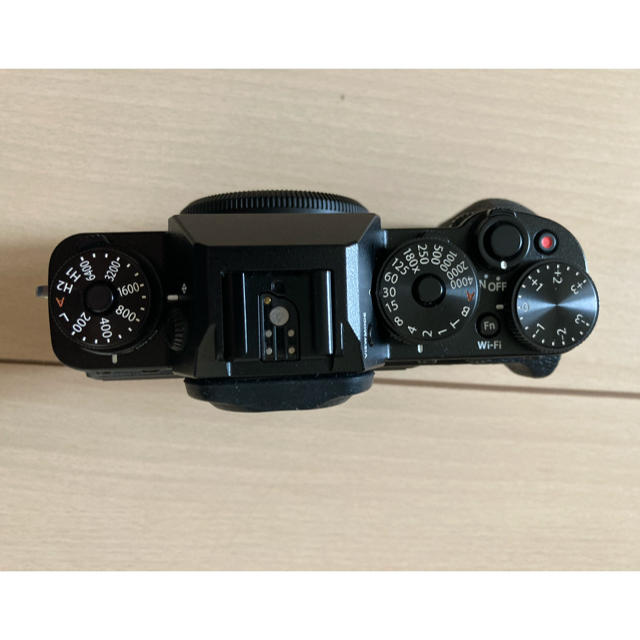 富士フイルム(フジフイルム)のFUJIFILM X-T1 ボディ ＋ バッテリーグリップ スマホ/家電/カメラのカメラ(ミラーレス一眼)の商品写真