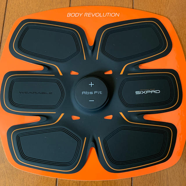 SIXPAD(シックスパッド)のシックスパッド アブズフィット 本体 【値下済み】 スポーツ/アウトドアのトレーニング/エクササイズ(トレーニング用品)の商品写真