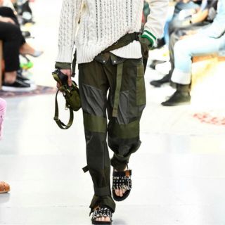 サカイ(sacai)の最安値  sacai 20ss ミリタリーコンボパンツ　カーキ　サイズ　1(ワークパンツ/カーゴパンツ)