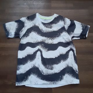 アディダス(adidas)のTシャツ(Tシャツ/カットソー)