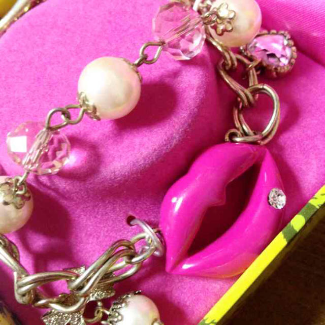 BETSEY JOHNSON(ベッツィジョンソン)のBetseyJohnson ブレスレット レディースのアクセサリー(ブレスレット/バングル)の商品写真