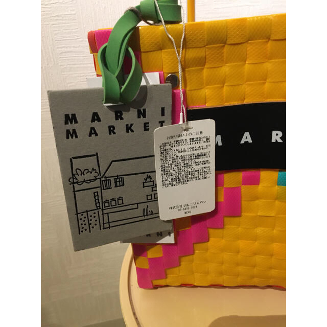 Marni(マルニ)のマルニ　新品未使用　ピクニックバッグ小　フラワーカフェ レディースのバッグ(かごバッグ/ストローバッグ)の商品写真