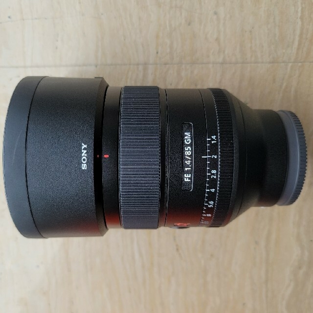 SONY(ソニー)の【美品】SONY FE85mm F1.4 GM 点検整備済 フィルタ付 スマホ/家電/カメラのカメラ(レンズ(単焦点))の商品写真