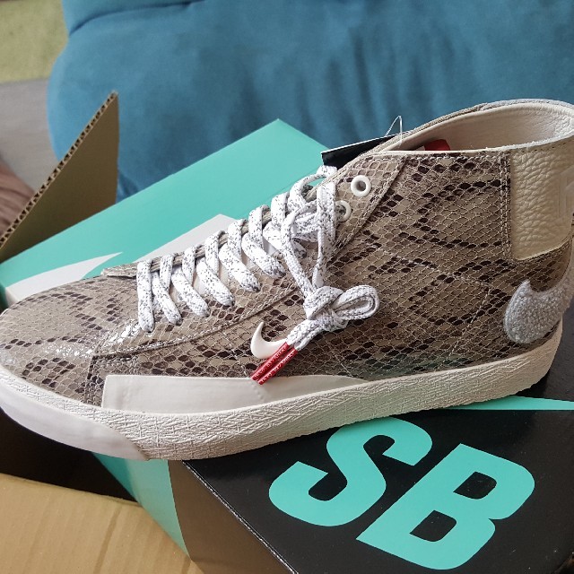 NIKE(ナイキ)のSOULLAND×NIKE SB BLAZER MIDSNAKESKIN27.5 メンズの靴/シューズ(スニーカー)の商品写真