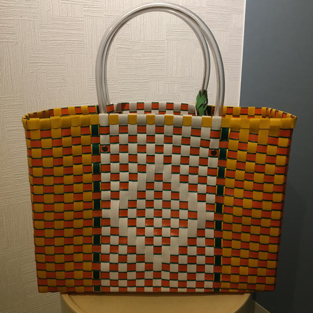 Marni(マルニ)のマルニ　新品未使用　ピクニックバッグ大　フラワーカフェ レディースのバッグ(かごバッグ/ストローバッグ)の商品写真