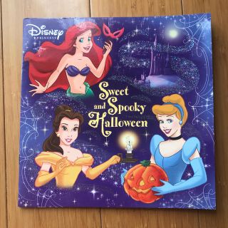 ディズニー(Disney)の英語絵本　ディズニー　Sweet and Spooky Halloween (洋書)