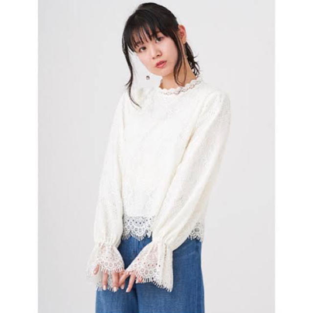 w closet(ダブルクローゼット)のスカラップレースブラウス レディースのトップス(シャツ/ブラウス(長袖/七分))の商品写真