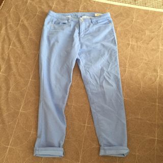 オフオン(OFUON)のパンツ(クロップドパンツ)