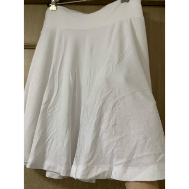H&M(エイチアンドエム)のH&M#ホワイトフレアスカート#サイズS レディースのスカート(ひざ丈スカート)の商品写真