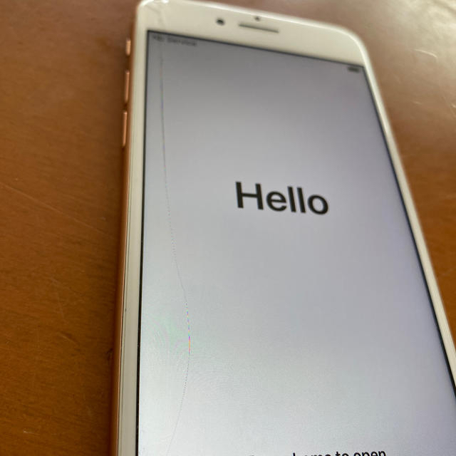 iPhone(アイフォーン)のiPhone 8 ゴールド　64G スマホ/家電/カメラのスマートフォン/携帯電話(スマートフォン本体)の商品写真