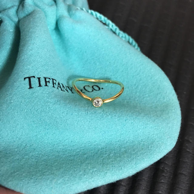 Tiffany & Co.(ティファニー)のTIFFANY ウェーブ シングルロウ ダイヤモンド YG 18k 7号 レディースのアクセサリー(リング(指輪))の商品写真
