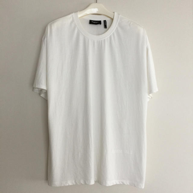 FEAR OF GOD(フィアオブゴッド)のFear of God FOG Essentials リフレクター半袖Tシャツ メンズのトップス(Tシャツ/カットソー(半袖/袖なし))の商品写真