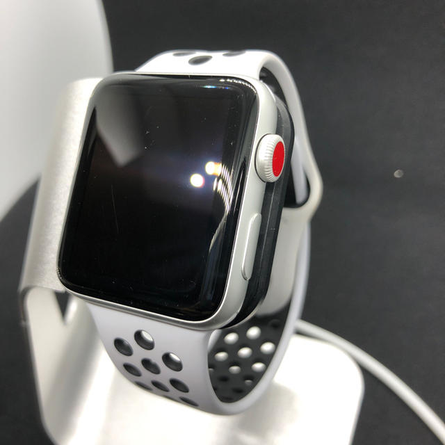 Apple Watch(アップルウォッチ)のApple Watch3 NIKE GPS+Cellular 42mmケース箱有 メンズの時計(腕時計(デジタル))の商品写真