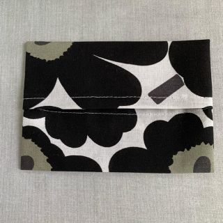 マリメッコ(marimekko)のマリメッコ　ミニウニッコ黒　ポケットティッシュケース③(その他)