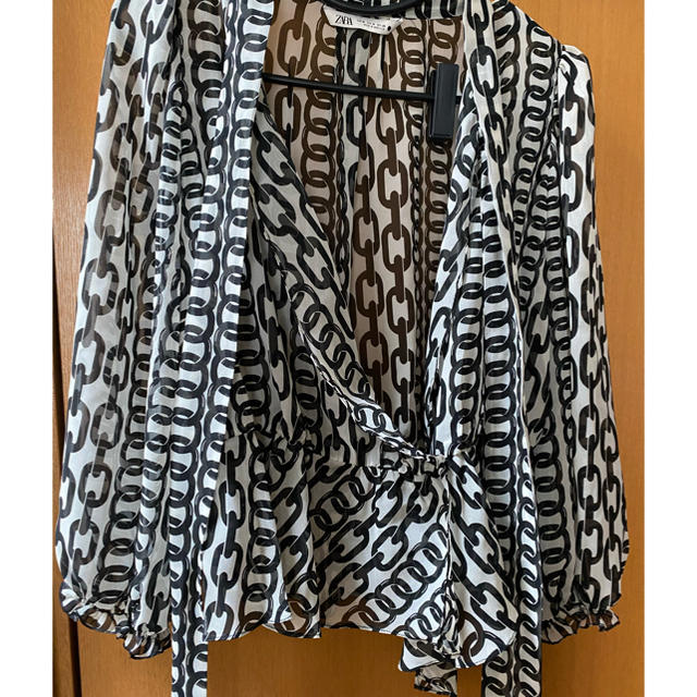ZARA(ザラ)のZARA ブラウス レディースのトップス(シャツ/ブラウス(長袖/七分))の商品写真
