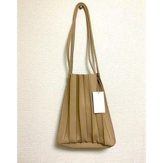 アンティローザ(Auntie Rosa)の【りんか様専用】プリーツバッグ　トートバッグ(トートバッグ)