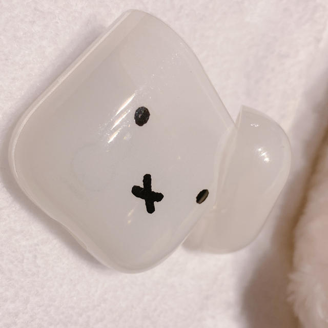 miffy＊AirPods ケース スマホ/家電/カメラのスマホアクセサリー(モバイルケース/カバー)の商品写真