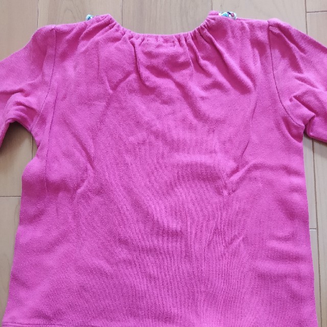 BeBe(ベベ)のBeBe　長袖Tシャツ　90cm キッズ/ベビー/マタニティのキッズ服男の子用(90cm~)(Tシャツ/カットソー)の商品写真