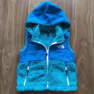 ザノースフェイス(THE NORTH FACE)のふわふわさん ノースフェイス キッズ アウター ベスト 100cm(ジャケット/上着)