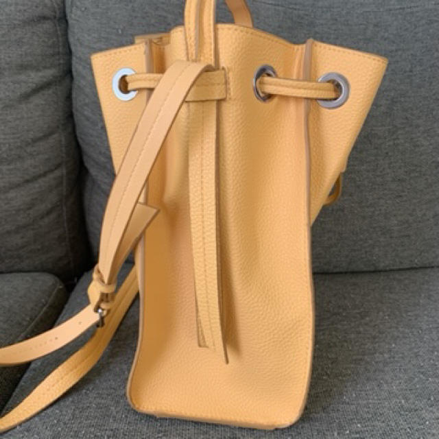 ZARA(ザラ)のsmm♡様専用ZARA ショルダーバッグ　トートバッグ　黄色 レディースのバッグ(ショルダーバッグ)の商品写真