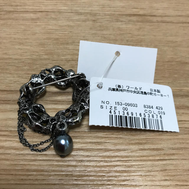 UNTITLED(アンタイトル)のブローチ（レディース ） レディースのアクセサリー(ブローチ/コサージュ)の商品写真