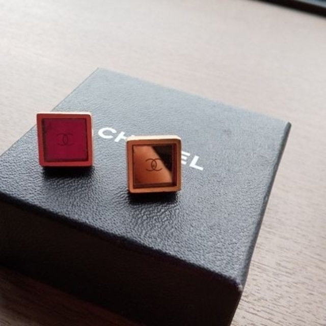 CHANEL シャネル ミラー ピアス - ピアス