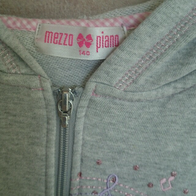 mezzo piano(メゾピアノ)のﾒｿﾞﾋﾟｱﾉﾊﾟｰｶｰ 140cm キッズ/ベビー/マタニティのキッズ服女の子用(90cm~)(ジャケット/上着)の商品写真