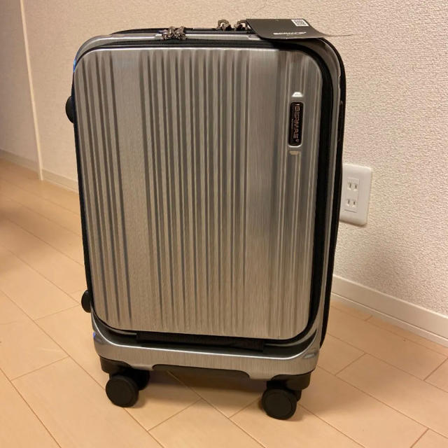 スーツケース キャリーケース 新品 機内持込対応 前ポケット開きますスーツケース/キャリーバッグ