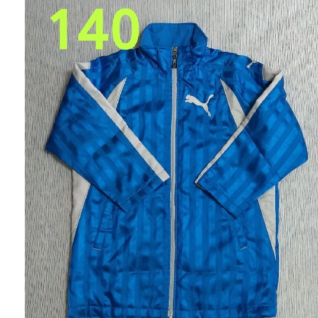 PUMA(プーマ)のプーマ PUMA 140 上着 フード付 ハーフ アウター ジャンパー キッズ/ベビー/マタニティのキッズ服男の子用(90cm~)(ジャケット/上着)の商品写真