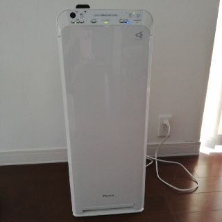 ダイキン(DAIKIN)のダイキン　ストリーマ　加湿空気清浄機　MCK40T-W (空気清浄器)