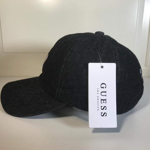 GUESS(ゲス)の新品未使用　Guess ゲス　デニムロゴキャップ　送料無料　男女兼用 メンズの帽子(キャップ)の商品写真