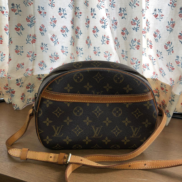 LOUIS VUITTON(ルイヴィトン)のLV ルイヴィトン ポシェット レディースのバッグ(ショルダーバッグ)の商品写真