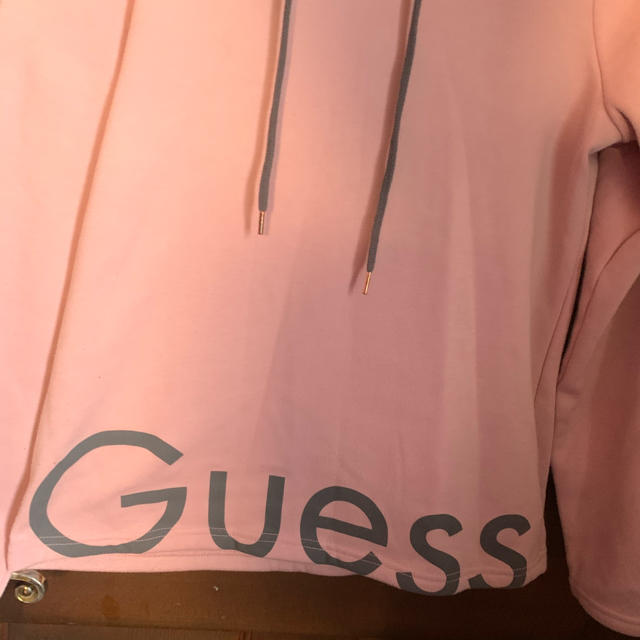 GUESS(ゲス)のGUESS パーカー レディースのトップス(パーカー)の商品写真