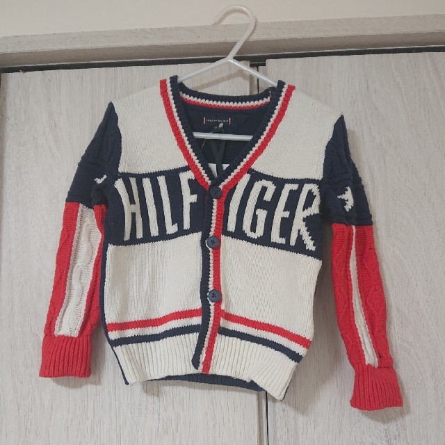 TOMMY HILFIGER(トミーヒルフィガー)のトミーヒルフィガー 新品タグつき 92サイズ キッズ/ベビー/マタニティのキッズ服男の子用(90cm~)(カーディガン)の商品写真