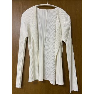 プリーツプリーズイッセイミヤケ(PLEATS PLEASE ISSEY MIYAKE)のプリーツプリーズ　イッセイミヤケ　白カーディガン(カーディガン)