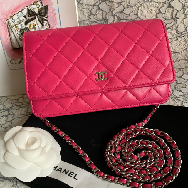 CHANEL 美品✨レアカラー　マトラッセ　チェーンウォレットラムスキンサイズ