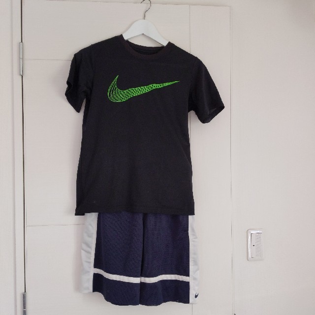 NIKE(ナイキ)のNIKE　セット　バスケット　Tシャツ＆パンツ チケットのスポーツ(バスケットボール)の商品写真