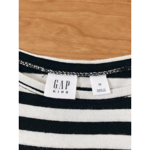 GAP(ギャップ)のGAP kids ロンT  ボーダー　トップス　Tシャツ　130 キッズ/ベビー/マタニティのキッズ服女の子用(90cm~)(Tシャツ/カットソー)の商品写真