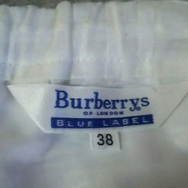 BURBERRY BLUE LABEL(バーバリーブルーレーベル)の【Burberrys】白バーバリーチェックロングスカート レディースのスカート(ロングスカート)の商品写真