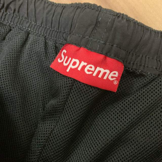 Supreme(シュプリーム)のシュプリーム　トラックパンツ　Sサイズ　黒 メンズのパンツ(その他)の商品写真