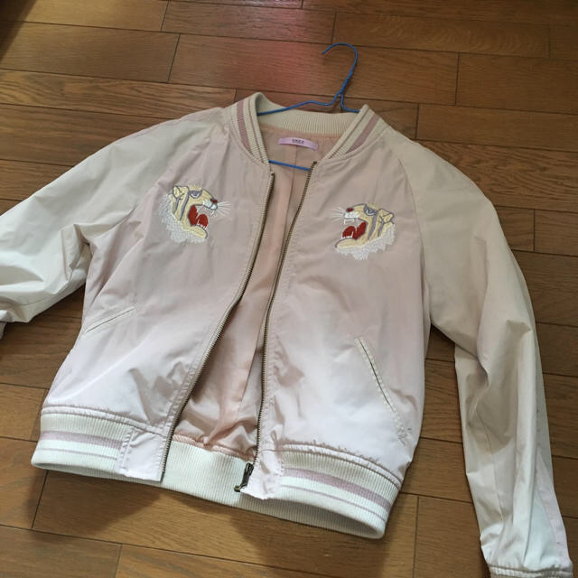KIKKA THE DIARY OF(キッカザダイアリーオブ)のトラ スカジャン ピンク レディースのジャケット/アウター(スカジャン)の商品写真