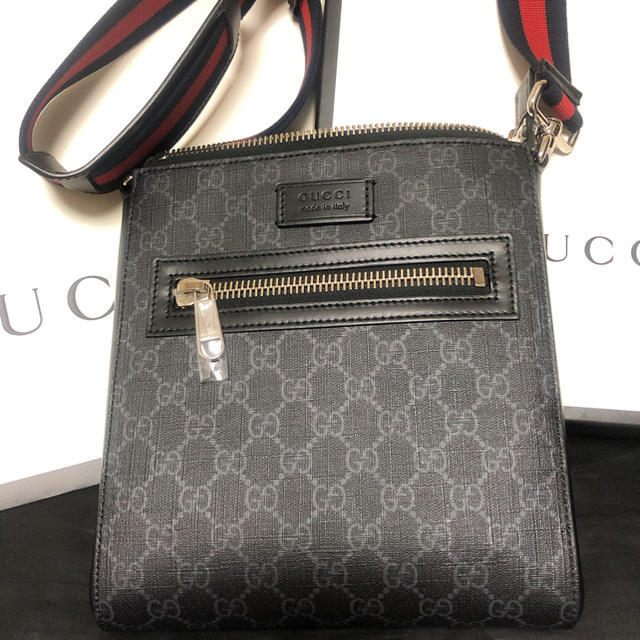 Gucci(グッチ)のGUCCI GGスプリーム スモール メッセンジャーバッグ ショルダーバッグ メンズのバッグ(メッセンジャーバッグ)の商品写真