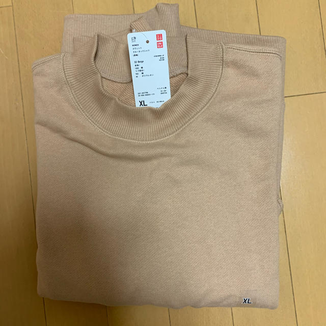 UNIQLO(ユニクロ)の新品　ユニクロ　スウェットクルーネックシャツ　XL ベージュ レディースのトップス(パーカー)の商品写真