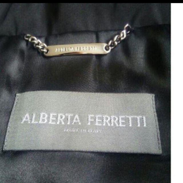 ALBERTA ジャケット 黒色の通販 by マルちゃん1's shop｜アルベルタフェレッティならラクマ FERRETTI - alberta ferrettiの中綿 定番在庫