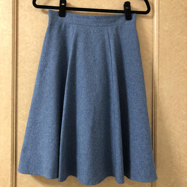 ライトブルー　フレアスカート　Lサイズ レディースのスカート(ひざ丈スカート)の商品写真