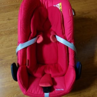 マキシコシ(Maxi-Cosi)のマキシコシ ペブルプラス オリガミレッド(自動車用チャイルドシート本体)